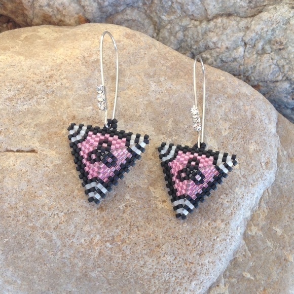 🌸Pink Floral Triangular Bead Earrings, New, Handmade By Me - Picture 2 of 5